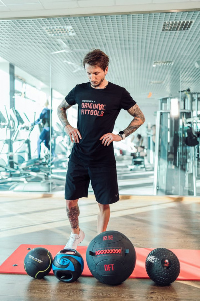 Мяч тренировочный Original Fittools FT-UBMB-1 чёрный (1 кг) от магазина Perfect Trainers